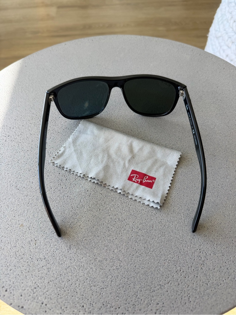 Ray-Ban Black Polarized Wayfarer Sunglasses with Case - Picture 4 of 8